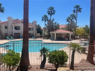 Photo #1: 2744948 Listing 