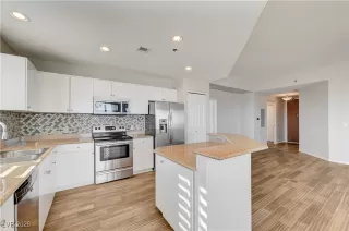 Photo #1: 2744960 Listing 