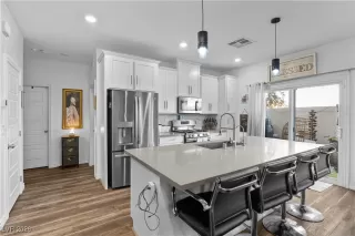 Photo #2: 2744961 Listing 