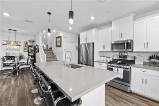 Photo #3: 2744961 Listing 