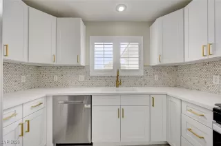 Photo #4: 2744977 Listing 