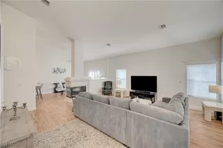 Photo #5: 2744985 Listing 