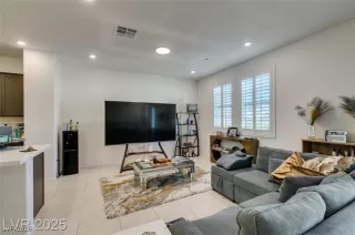 Photo #2: 2744994 Listing 