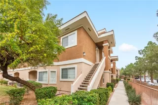 Photo #1: 2745020 Listing