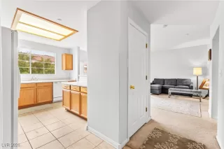 Photo #5: 2745020 Listing