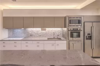 Photo #3: 2745037 Listing 