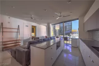 Photo #5: 2745037 Listing 