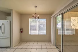 Photo #4: 2745067 Listing