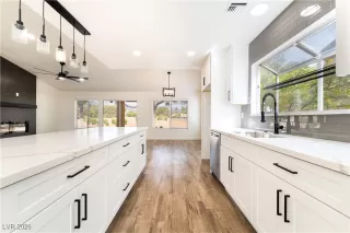 Photo #3: 2745087 Listing 