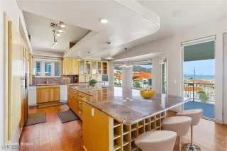 Photo #6: 2745092 Listing 