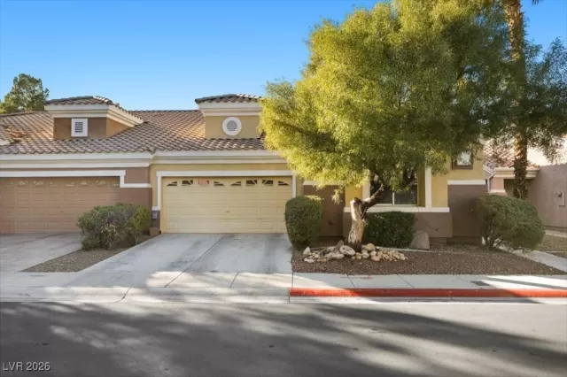 MLS: 2745128 Condo For Sale