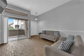 Photo #5: 2745134 Listing 