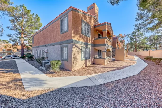 MLS: 2745149 Condo For Sale