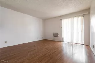 Photo #6: 2745150 Listing 