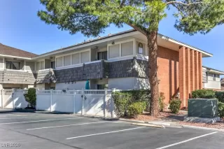 Photo #1: 2745153 Listing 