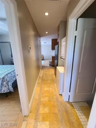 Photo #6: 2745162 Listing