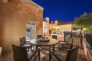 Photo #3: 2745165 Listing