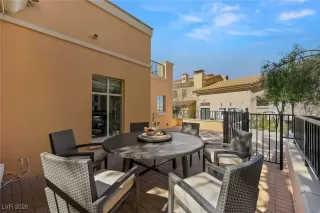 Photo #4: 2745165 Listing