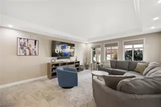 Photo #5: 2745165 Listing