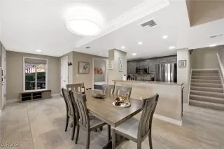 Photo #6: 2745165 Listing