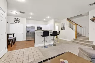 Photo #3: 2745182 Listing 