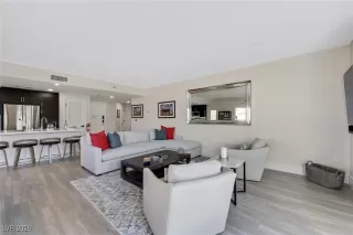 Photo #5: 2745242 Listing