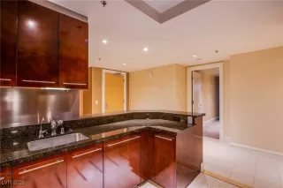 Photo #6: 2745268 Listing