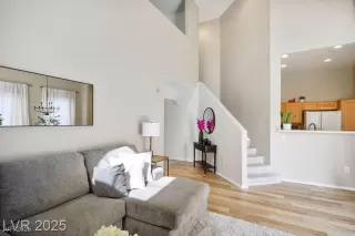 Photo #2: 2745301 Listing 