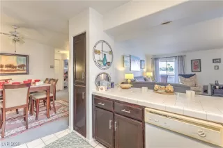 Photo #2: 2745368 Listing