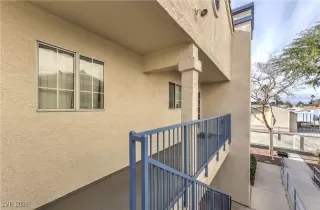 Photo #4: 2745368 Listing