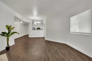 Photo #3: 2745484 Listing 