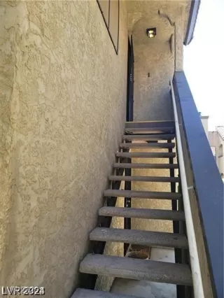 Photo #5: 2745498 Listing 