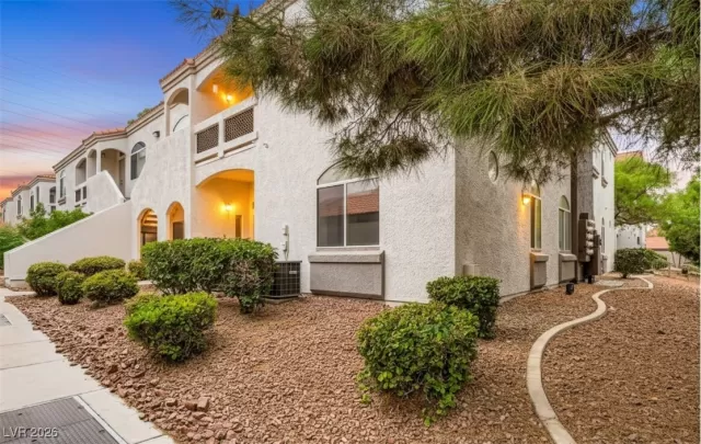 MLS: 2745502 Condo For Sale