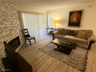 Photo #1: 2745565 Listing