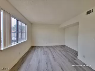 Photo #6: 2745631 Listing 