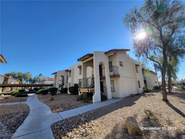 MLS: 2745671 Condo For Sale