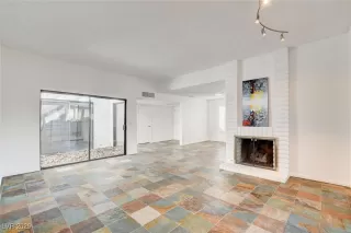 Photo #5: 2745707 Listing 