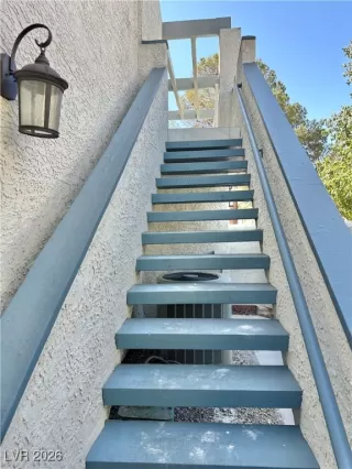 Photo #5: 2745722 Listing