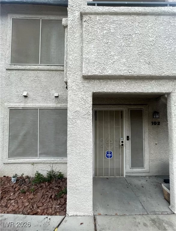 MLS: 2745726 Condo For Sale