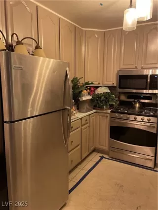 Photo #3: 2745726 Listing