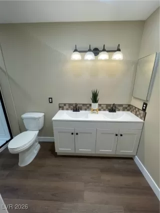 Photo #6: 2745726 Listing