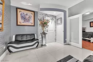 Photo #5: 2745761 Listing 