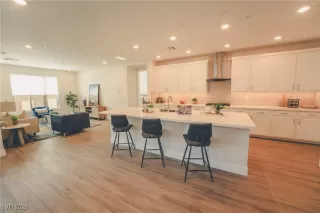 Photo #2: 2745865 Listing 