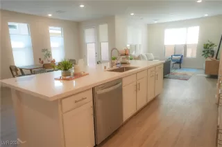 Photo #5: 2745865 Listing 