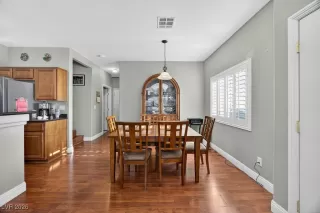 Photo #3: 2745906 Listing 