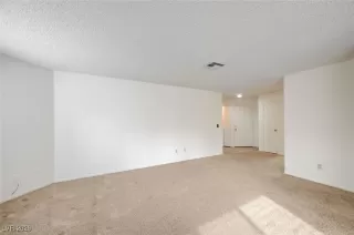 Photo #3: 2745933 Listing