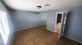 Photo #5: 2745939 Listing