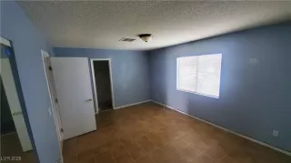 Photo #6: 2745939 Listing