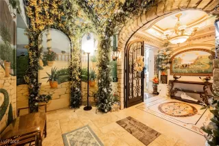 Photo #1: 2745957 Listing