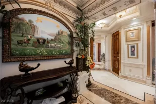 Photo #2: 2745957 Listing